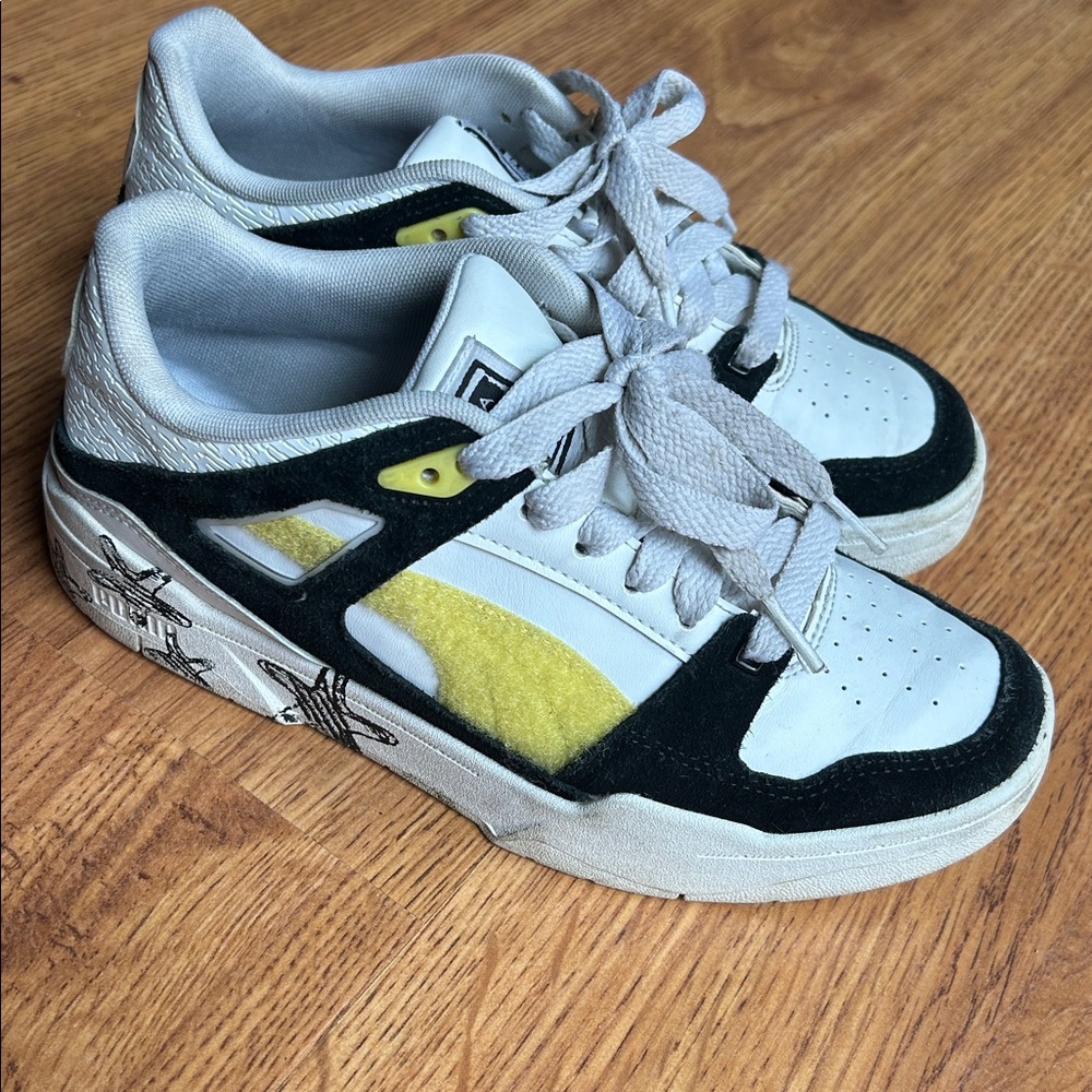 Puma Kids Sneakers in Black and Yellow